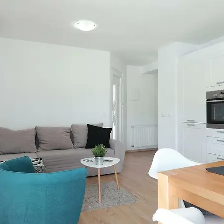 Vesela Villa