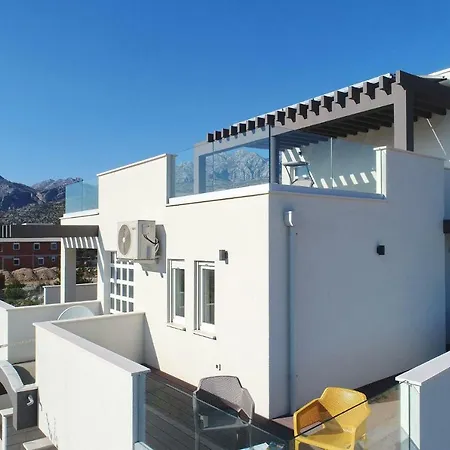 Vesela Villa Seline