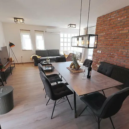 Vesela Villa *